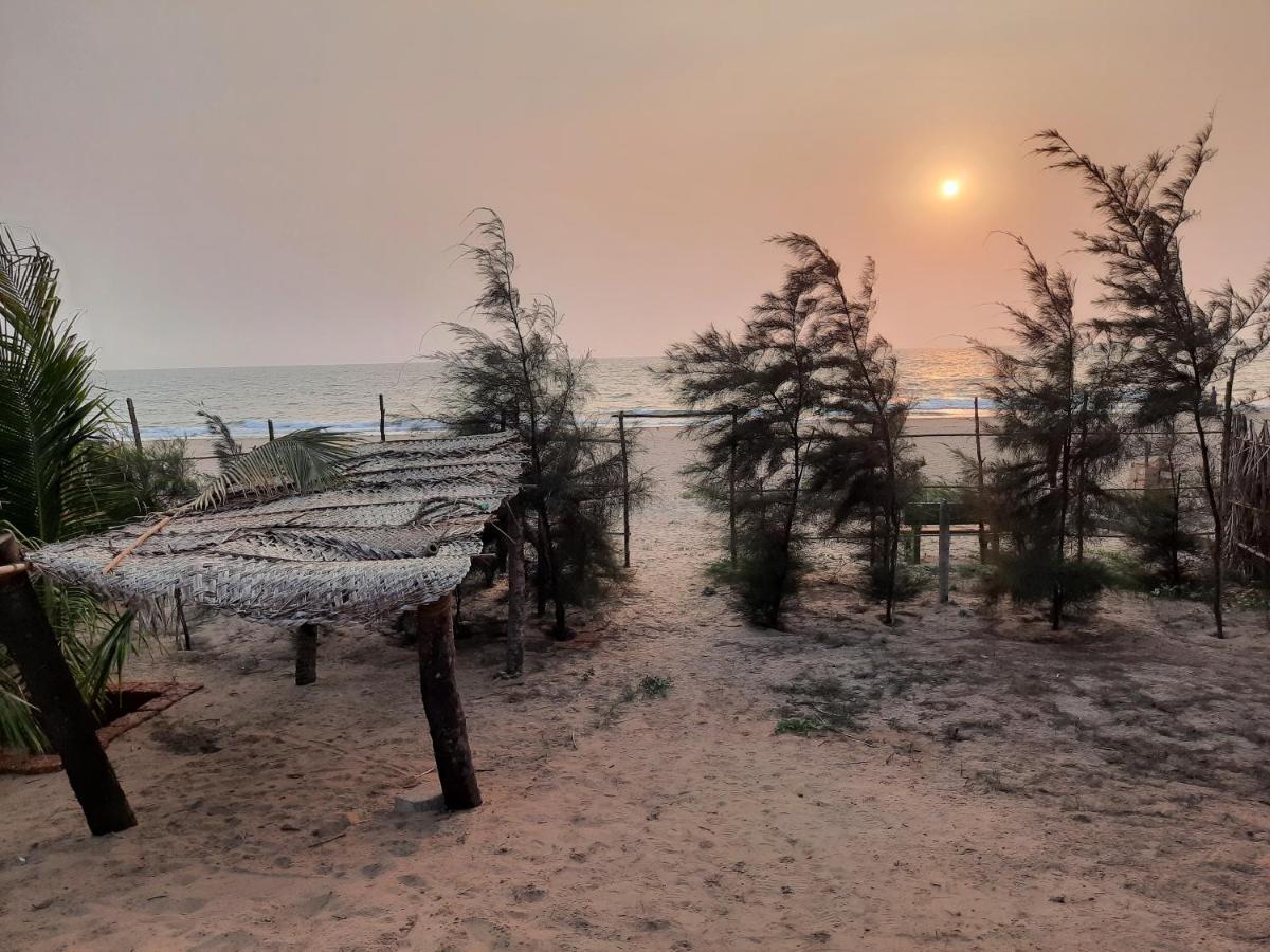 Raapan Beach Resort Малван Экстерьер фото